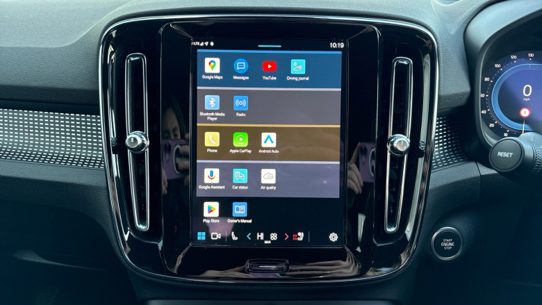 Volvo XC40 2.0 B4P Plus Dark 5dr Auto Petrol Estate